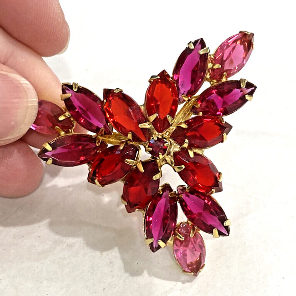 Vintage Rhinestone Brooch goldtone pink red prong set retro statement jewelry - Picture 8 of 8